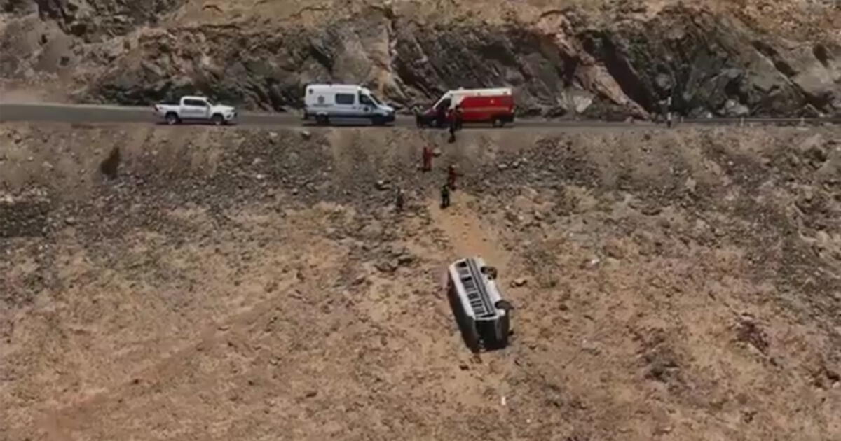 Arequipa Bus Se Despista Con 24 Escolares A Bordo Accidente De