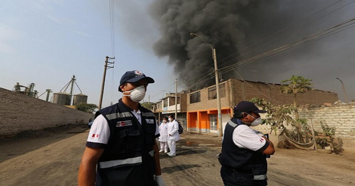 Incendio En Comas Minsa Declara Alerta Sanitaria En Lima Norte