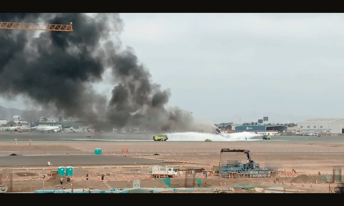 Aeropuerto Jorge Ch Vez Suspendi Vuelos Hoy Por Accidente De Avi N De