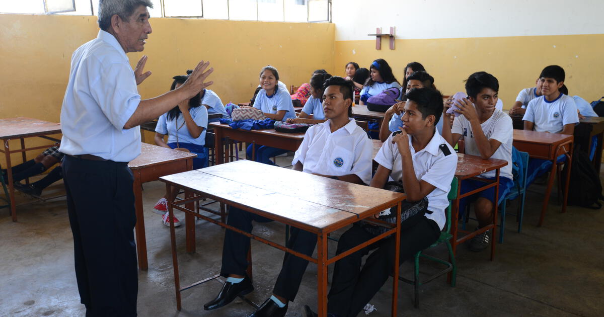 Oficializan Aumento Salarial Para Mil Docentes Nombrados