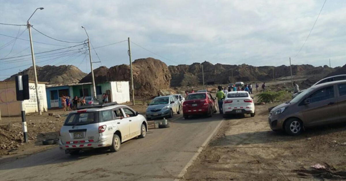 Piura Dos Familias Salvan De Morir Ahogadas Al Ser Arrastradas Por