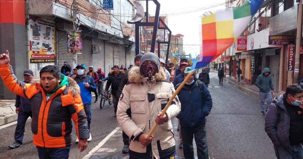 Transportistas y comerciantes de Puno se suman en segundo día de paro