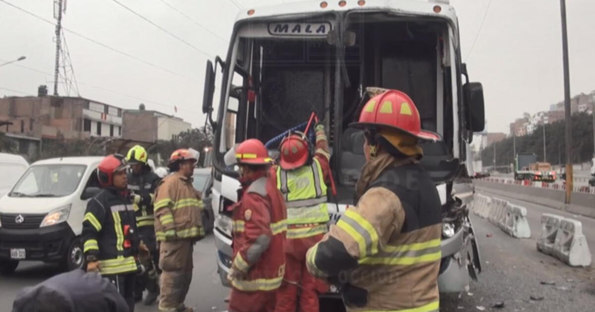 Surco múltiple choque en la Panamericana Sur dejó al menos 14 heridos