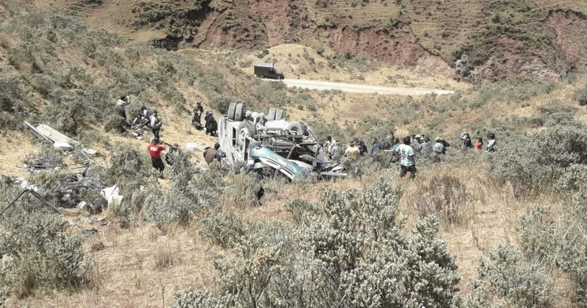 Tragedia En Ncash Muertos Y Heridos Al Caer Bus A Un Abismo En La