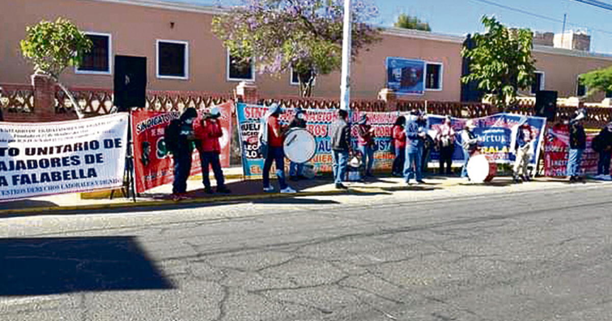 Arequipa Trabajadores De Gloria Siguen En Huelga Indefinida Desde El 4