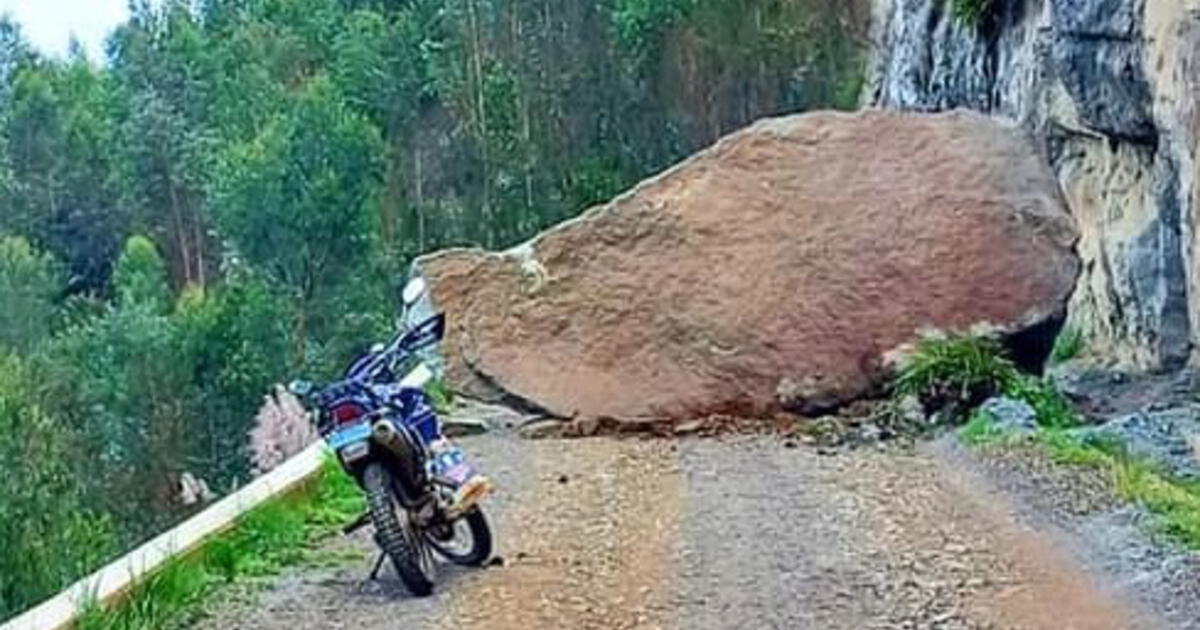 Roca Cae En Medio De Carretera Y A Sla A Pueblos En La Libertad