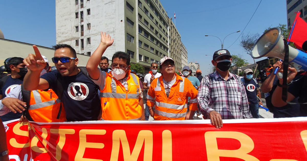 Las Bambas Trabajadores Marchan Hacia El Congreso En Rechazo A