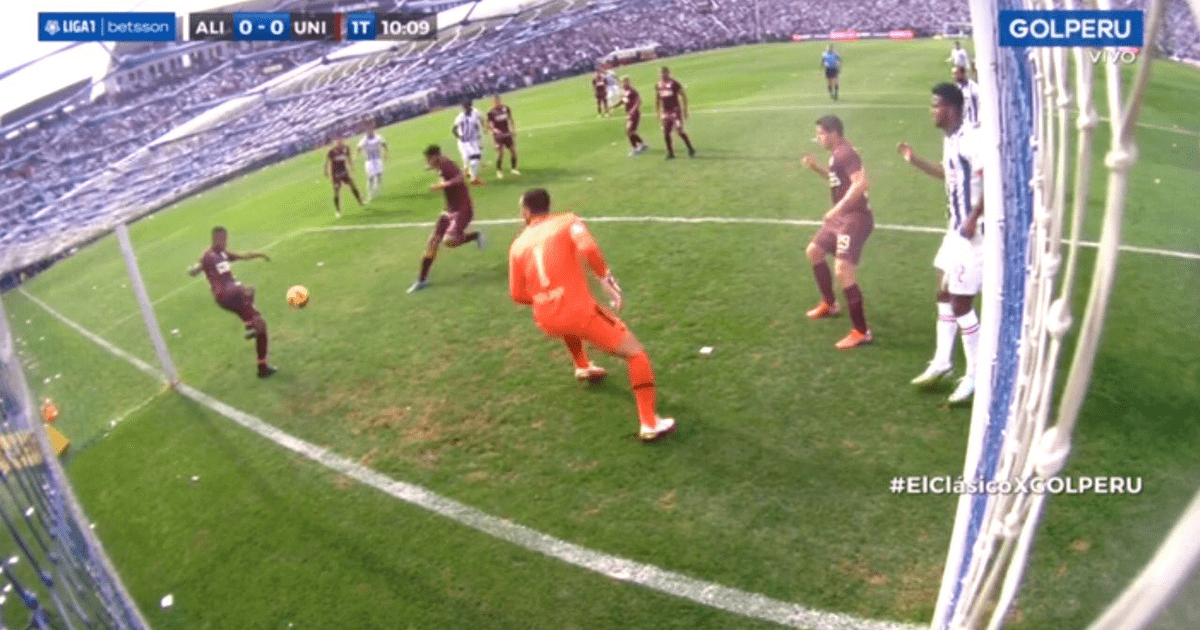 Alianza Lima Vs Universitario Casi Autogol De La U Rugel Estuvo