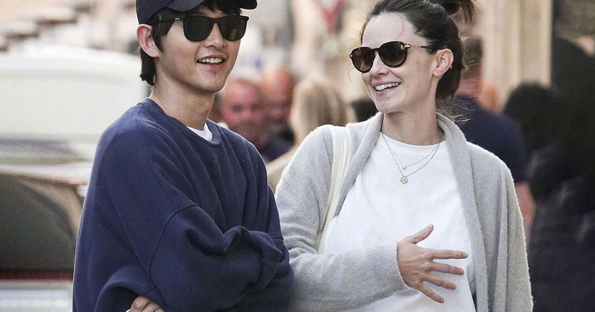 Song Joong Ki Y Su Esposa Embarazada Pasean Enamorados En Roma Se Ve