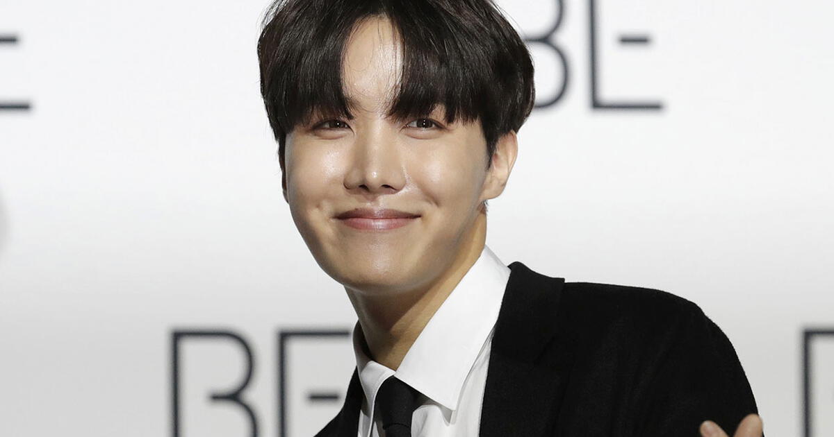 J Hope De Bts En El Servicio Militar As Luce En Su Primera Foto Con