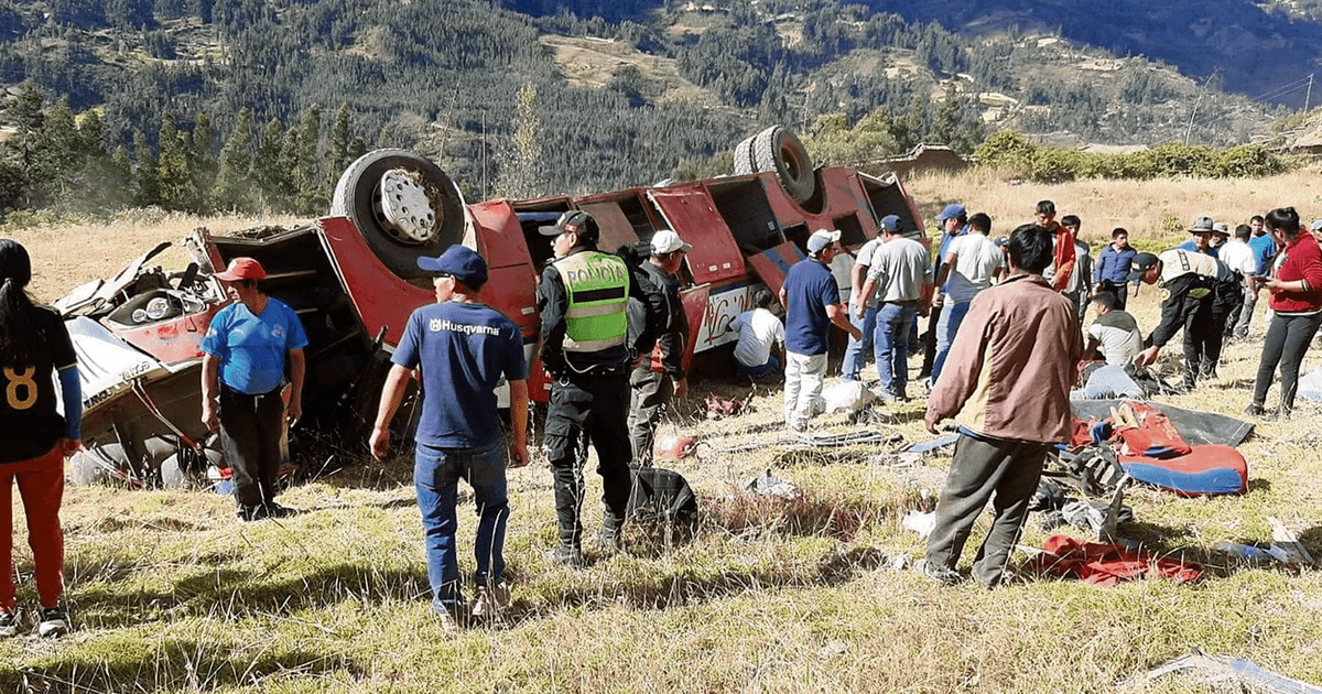 Vuelco de bus interprovincial deja 15 fallecidos en Áncash Accidente