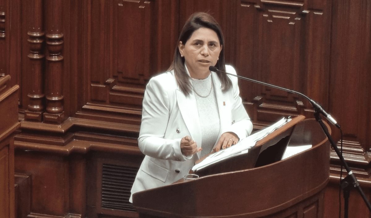 Rosa Gutiérrez ante el Congreso He presentado mi carta de renuncia al