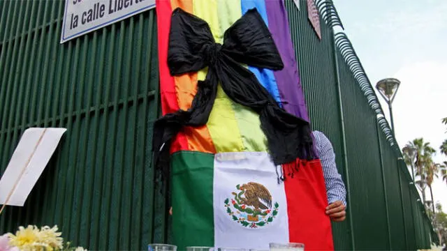 México activistas LGTBI protestan por recientes crímenes de odio