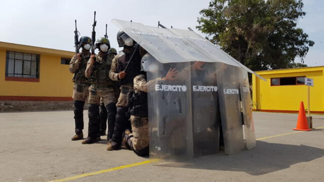 Estado De Emergencia As Ser N Recibidos Los M S De Mil