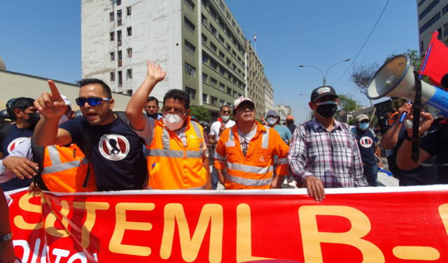 Las Bambas Trabajadores Marchan Hacia El Congreso En Rechazo A