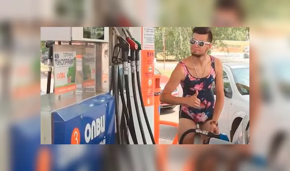 Desliza hacia la izquierda para ver las fotos del viral de Facebook, donde aparece un grupo de hombre vestidos con bikini. Desliza hacia la izquierda para ver las fotos del viral de Facebook, donde aparece un grupo de hombre vestidos con bikini.