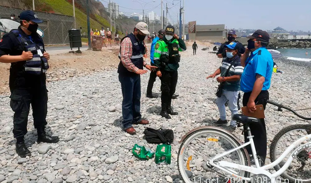 Se intervinieron a aquellas personas que incumplían con las medidas para evitar el contagio de la COVID-19. Foto: difusión/Municipalidad de Miraflores