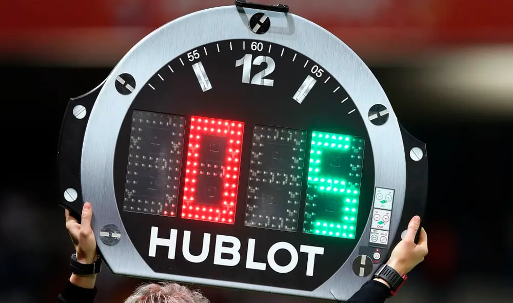 De manera transitoria, FIFA decidió que las competiciones podrán autorizar el uso de cinco suplentes. | Foto: FIFA.com