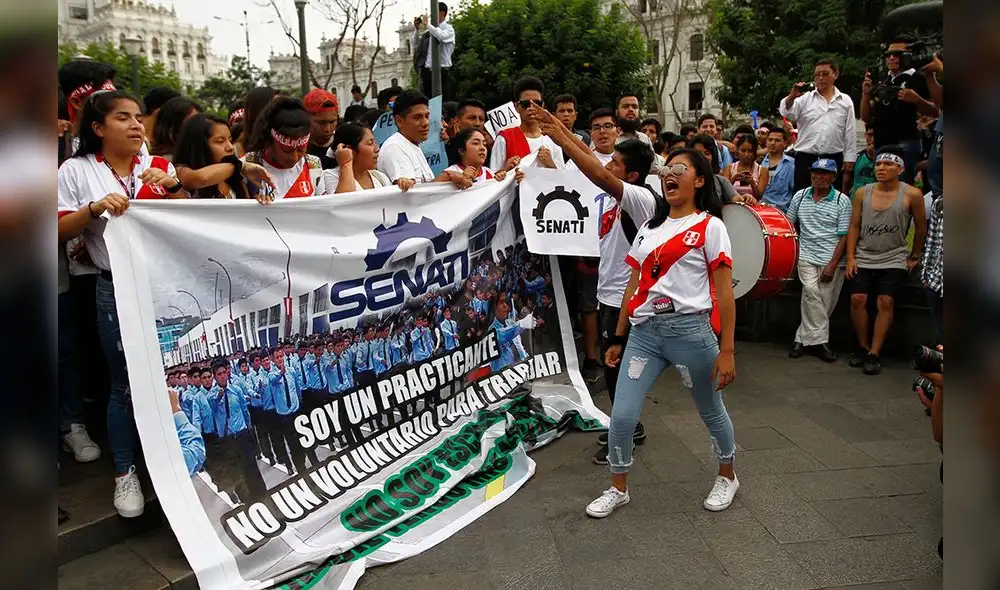 Estudiantes de institutos vuelven a marchar mañana contra la ley de esclavitud laboral Estudiantes de institutos vuelven a marchar mañana contra la ley de esclavitud laboral