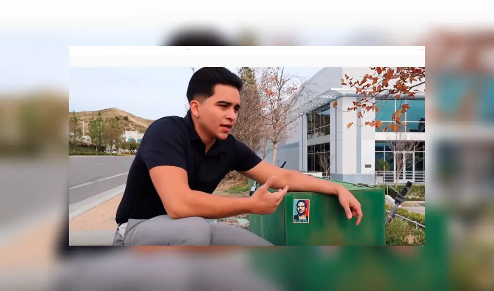 Desliza hacia la izquierda para ver el mensaje que encontró un fan en el lugar donde Paul Walker perdió la vida. Imagen viral de YouTube.