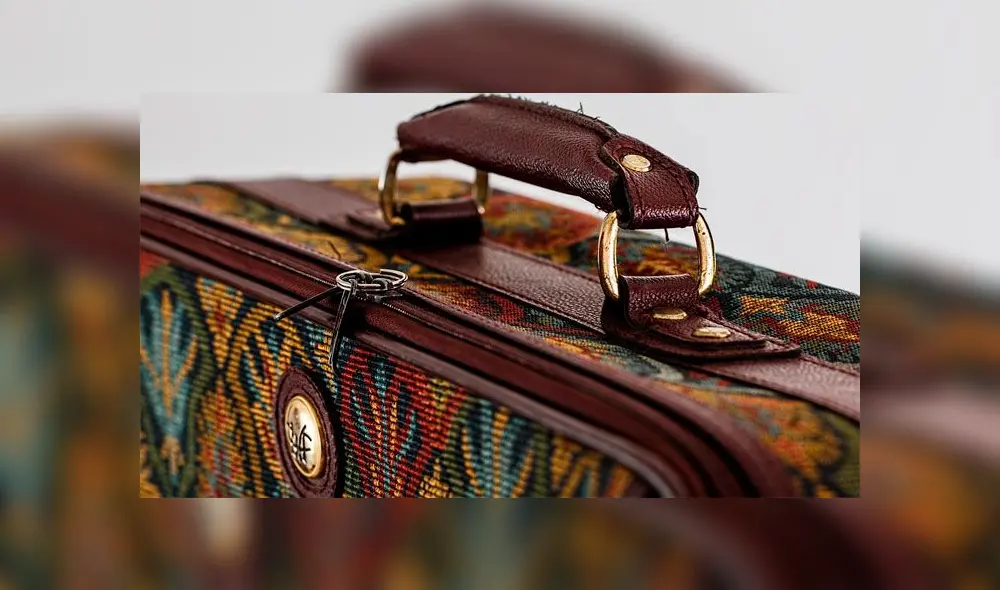 Mujer es arrestada por dejar morir a su novio en el interior de una maleta