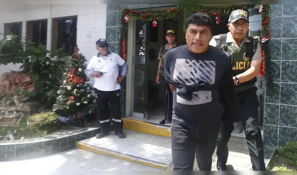 Rodrigo González furioso con ‘Doña Peta’ por defender a 'Coyote’ Rivera Rodrigo González furioso con ‘Doña Peta’ por defender a 'Coyote’ Rivera