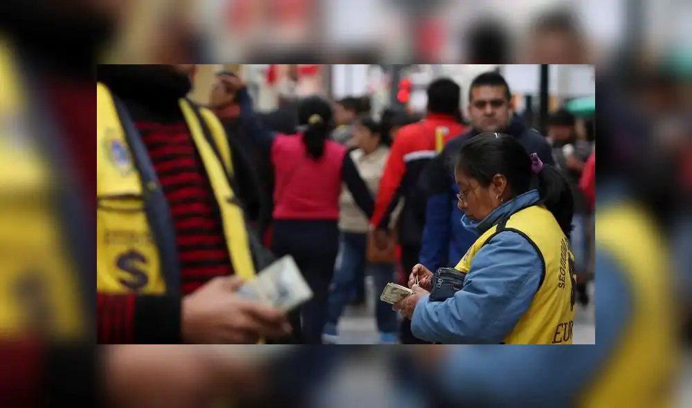 Tipo de cambio se mantiene frente al sol este 17 de setiembre 