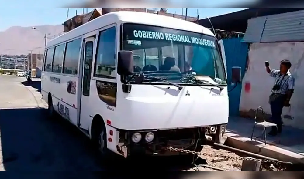 Cúster presentaba dañados tras presuntamente sufrir un accidente de tránsito. Procuraduría Anticorrupción y la Policía acudieron a la zona para las diligencias correspondientes. Cúster presentaba dañados tras presuntamente sufrir un accidente de tránsito. Procuraduría Anticorrupción y la Policía acudieron a la zona para las diligencias correspondientes.