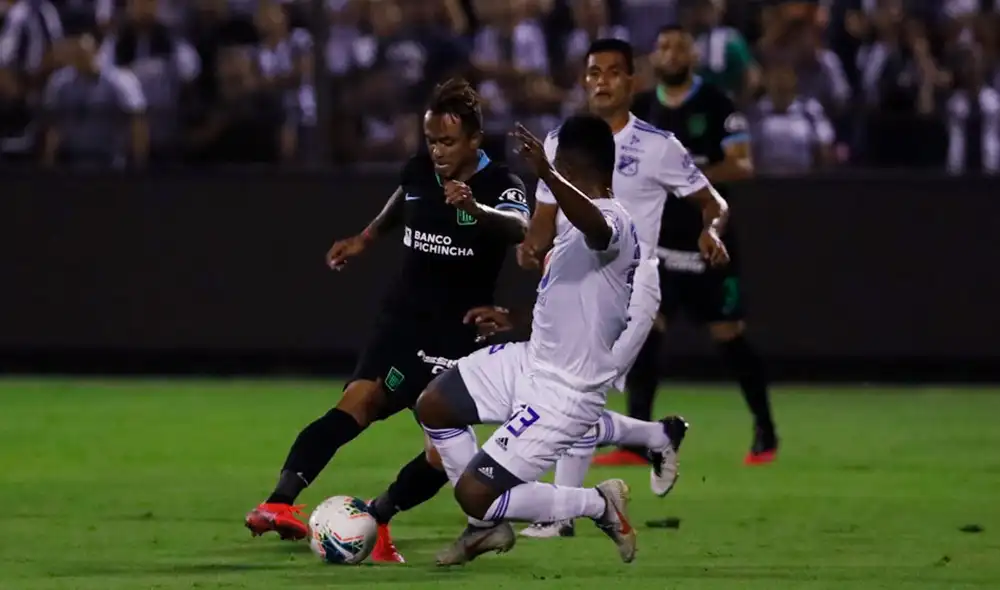 Blanquiazules no pudieron ante Millonarios de Colombia. Foto: Prensa