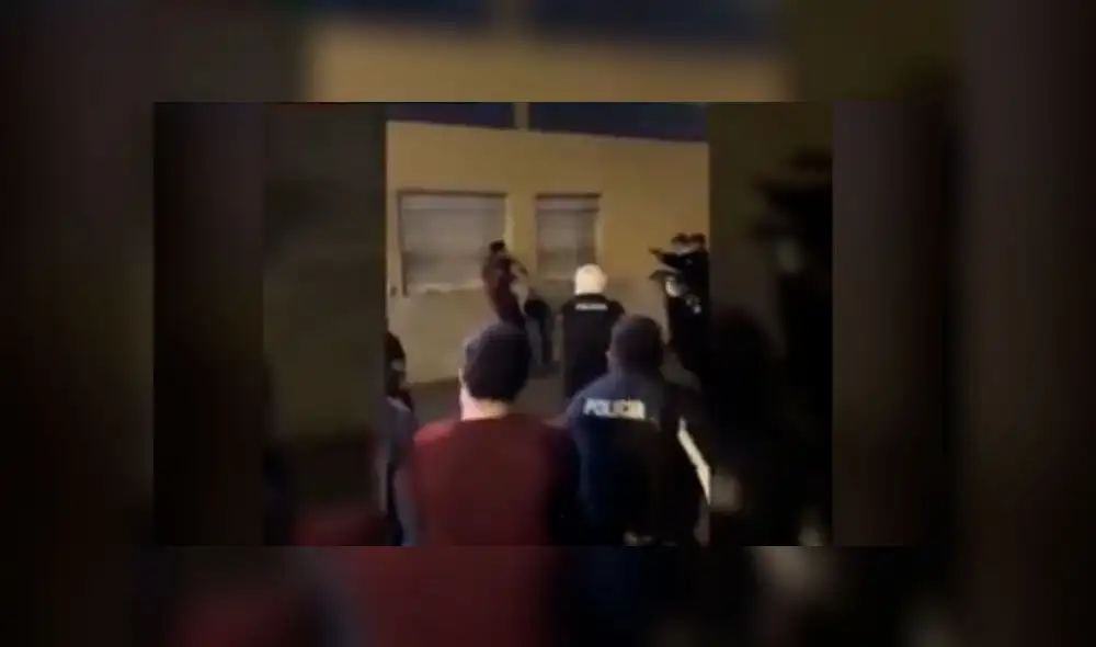 Apuñaló hasta la muerte a esposa embarazada ante gran grupo de policías