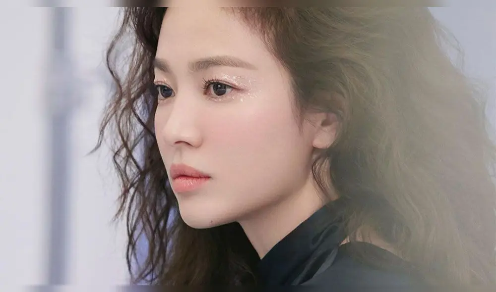 Song Hye Kyo habría sido cortejada por un poderoso empresario chino que incluso le habría regalado propiedades en Hong Kong. Song Hye Kyo habría sido cortejada por un poderoso empresario chino que incluso le habría regalado propiedades en Hong Kong.