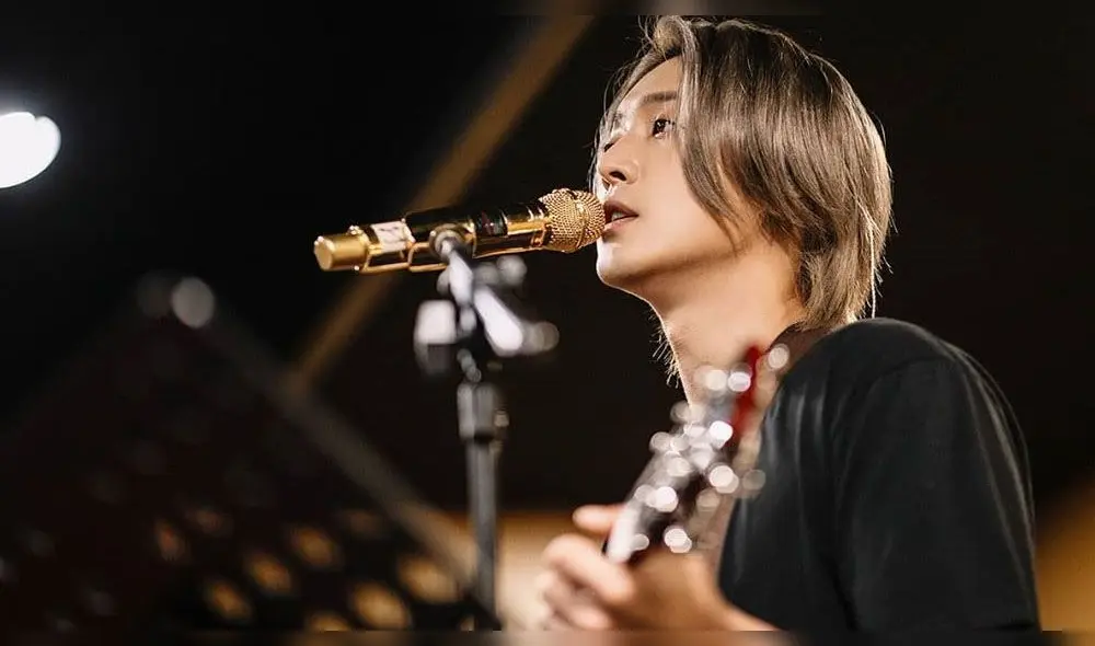 Desliza para ver más fotos del ensayo del  concierto online de Kim Hyun Joong llamado A bell of blessing. Créditos: @hyunjoong860606