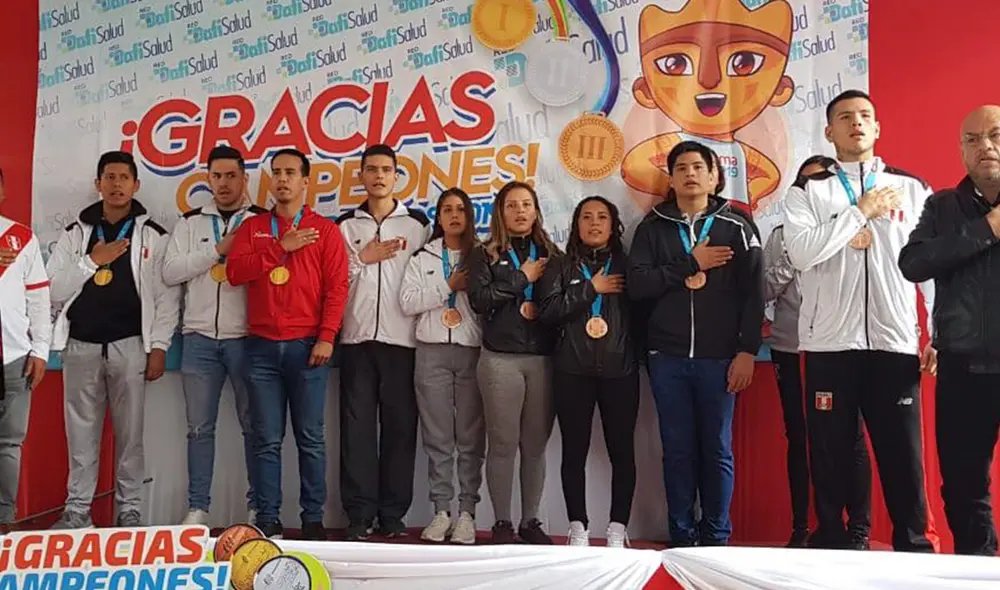 Medallistas en los Juegos Lima 2019 fueron premiados con laptops y beneficios en salud por clínica privada. (FOTO: Jessica Merino).