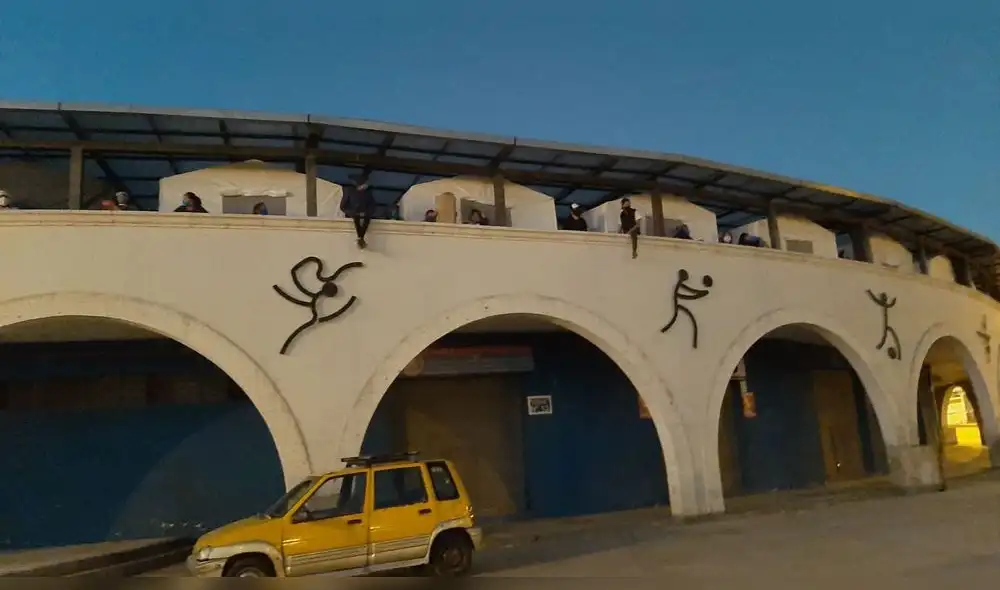 Ciudadanos protestaron por malos tratos en Arequipa. Ciudadanos protestaron por malos tratos en Arequipa.