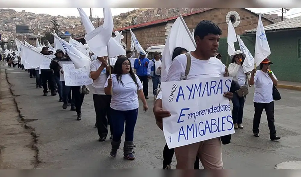En Puno marchan pidiendo alto a las protestas para no afectar el turismo