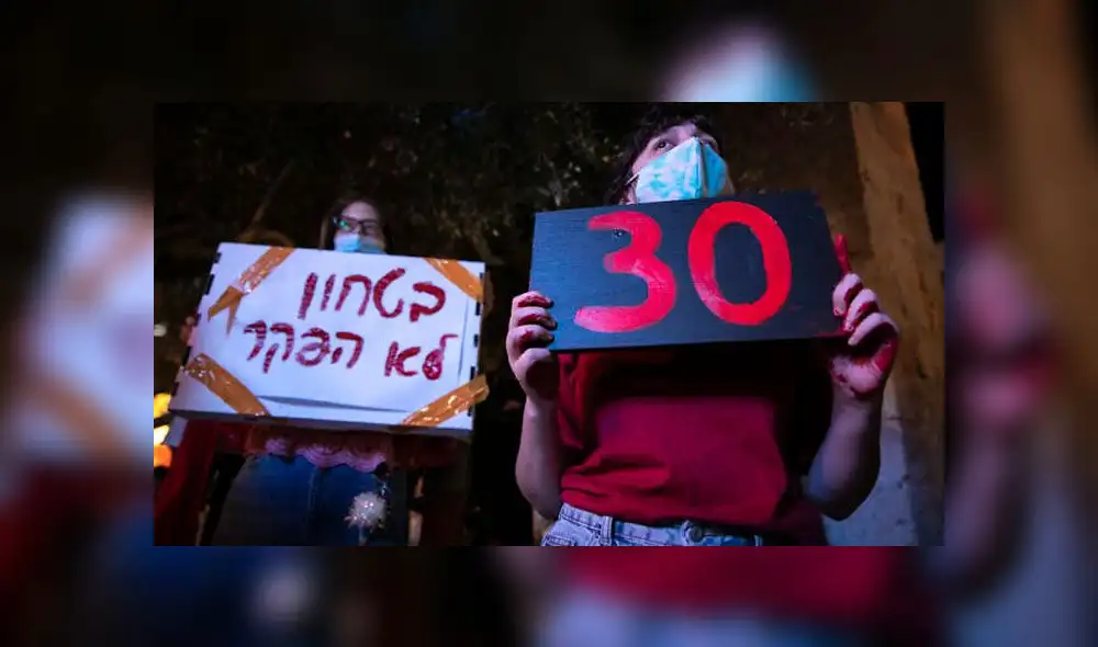 Israelíes participan en una manifestación en apoyo a la víctima de 16 años que sufrió un abuso colectivo en Eilat, en Jerusalén, el 20 de agosto de 2020. Foto: Olivier Fitoussi / Flash90. Israelíes participan en una manifestación en apoyo a la víctima de 16 años que sufrió un abuso colectivo en Eilat, en Jerusalén, el 20 de agosto de 2020. Foto: Olivier Fitoussi / Flash90.