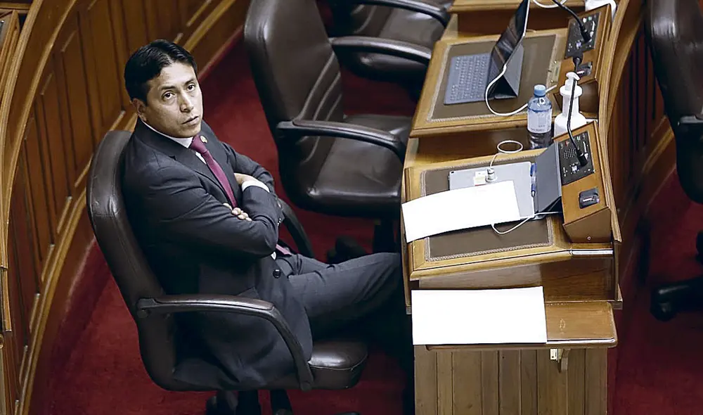 Retorno. Freddy Díaz Monago cumplió suspensión de 120 días y ya regresó a su curul. Foto: Marco Cotrina/La República Retorno. Freddy Díaz Monago cumplió suspensión de 120 días y ya regresó a su curul. Foto: Marco Cotrina/La República