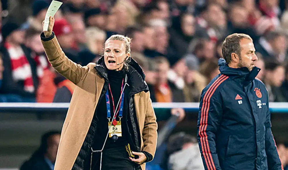 Incansable. Krüger en pleno trabajo al ras del campo, donde normalmente la vemos. Incansable. Krüger en pleno trabajo al ras del campo, donde normalmente la vemos.