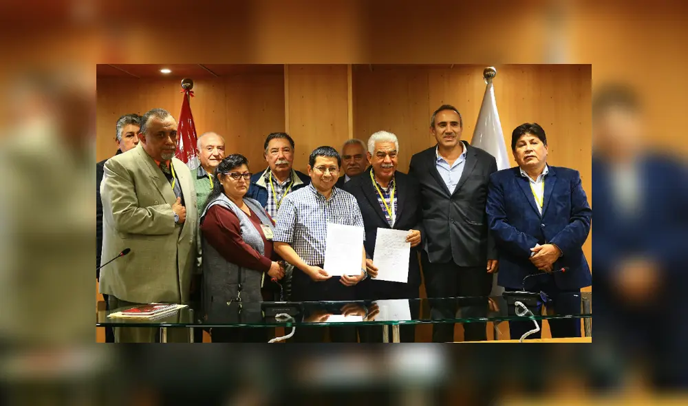 Transportistas suspenden el paro nacional programado para mañana [VIDEO]