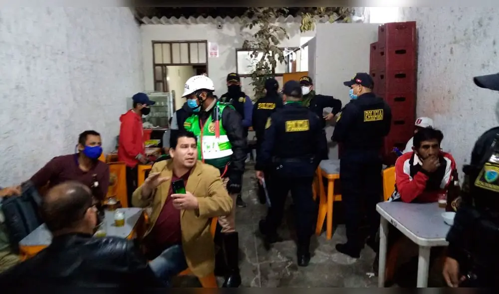 Grupo Terna del Escuadrón Verde realizó operativo en bar clandestino. Grupo Terna del Escuadrón Verde realizó operativo en bar clandestino.