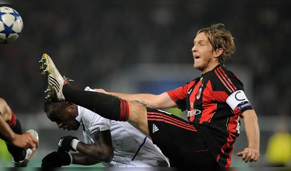 Massimo Ambrosini era uno de los experimentado del AC Milan campeón. (Foto: AP) Massimo Ambrosini era uno de los experimentado del AC Milan campeón. (Foto: AP)