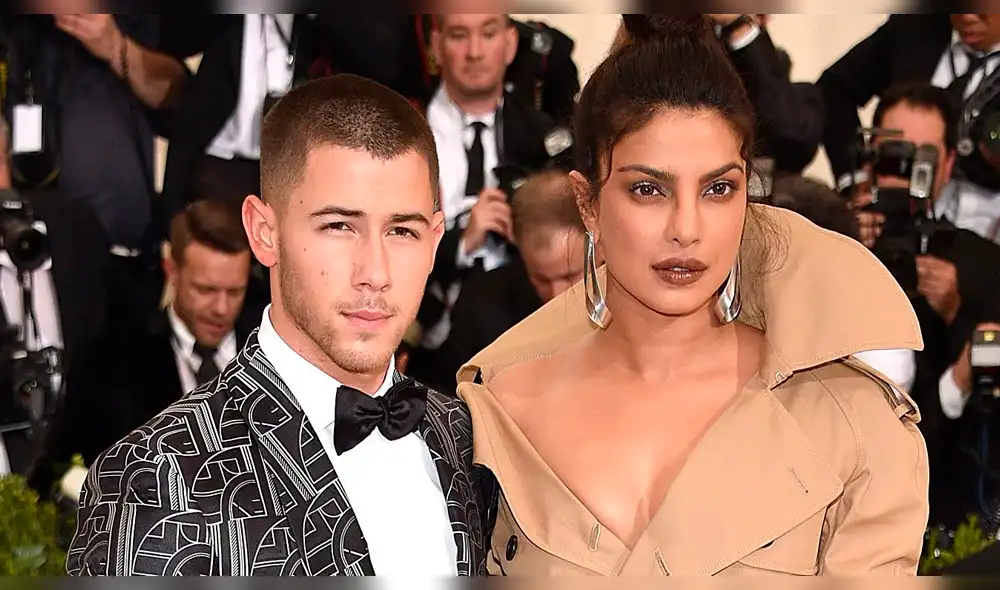 Novia de Nick Jonas presume "enorme" anillo de compromiso [FOTOS]