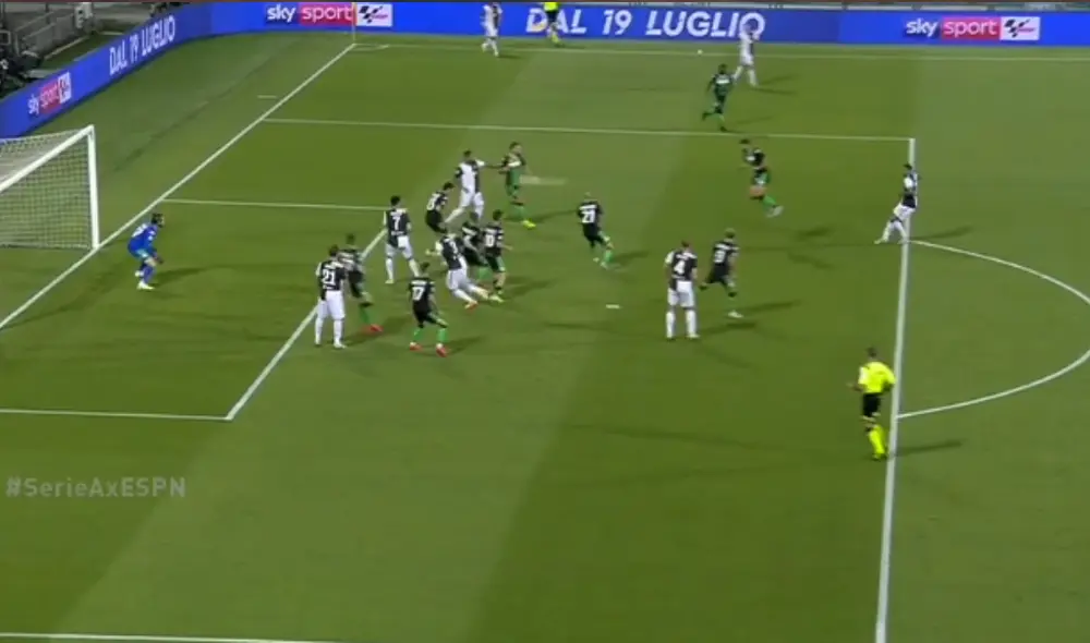 Danilo marcó un bombazo para la Juventus. (Créditos: ESPN)