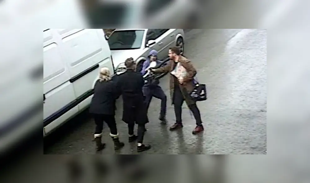 Desliza a la izquierda para conocer a esta valiente anciana. Foto: Captura. Desliza a la izquierda para conocer a esta valiente anciana. Foto: Captura.