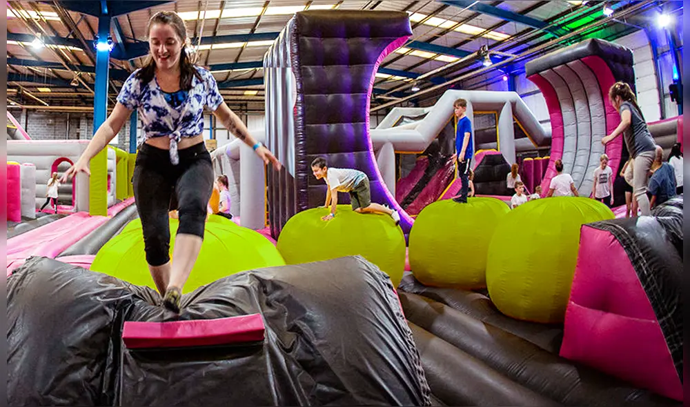 Uno de los parques inflables más grandes del mundo que se abre al costado de Jockey Plaza