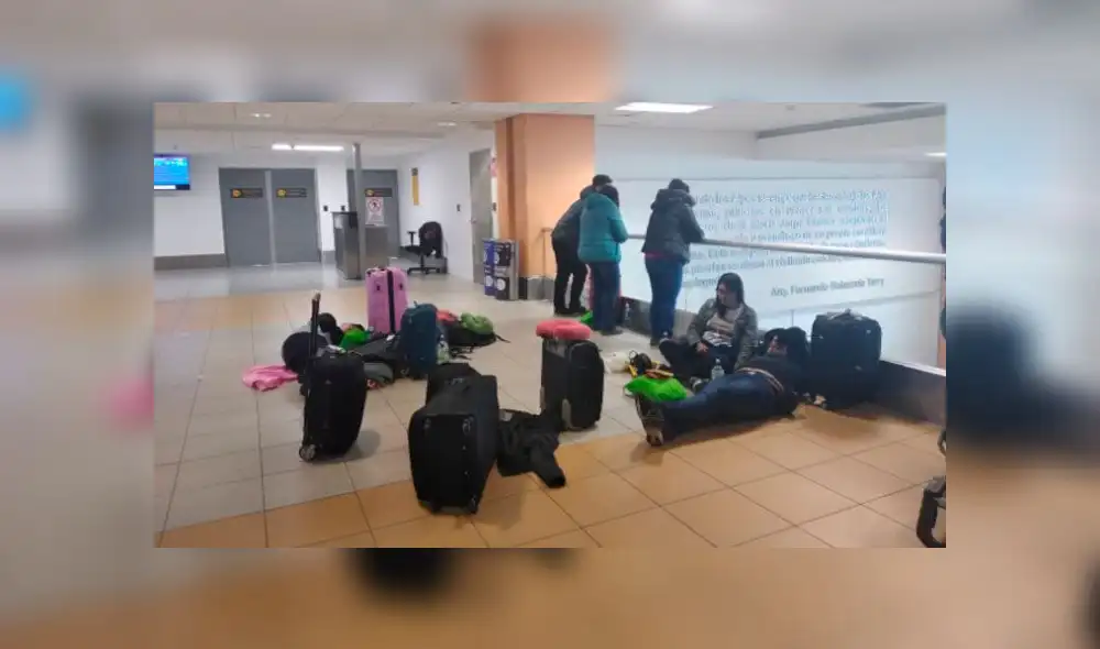 Pasajeras chilenas a la espera de conocer la reprogramación de sus vuelos. (Foto: Melina Ccoillo / La República) Pasajeras chilenas a la espera de conocer la reprogramación de sus vuelos. (Foto: Melina Ccoillo / La República)