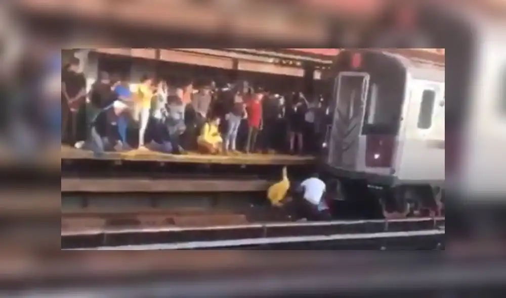 Jairo Torres, del Bronx, sacó a una niña de debajo de las vías de un metro. Foto: Twitter.