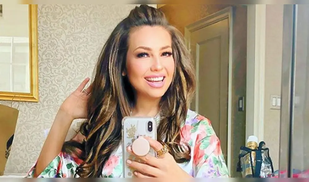 Thalía paraliza Instagram con diminuto traje de baño a sus 47 años [VIDEO]