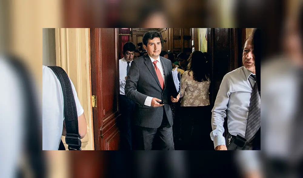 Cónyuge. Abogado José Guzmán Zegarra en el Congreso. Cónyuge. Abogado José Guzmán Zegarra en el Congreso.