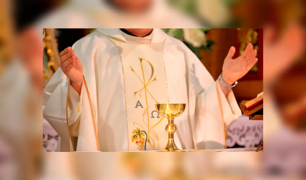 Carlos Quinde, párroco de la iglesia San Antonio de Padua falleció hace tres días pero no levantan su cuerpo por temor al COVID-19. Carlos Quinde, párroco de la iglesia San Antonio de Padua falleció hace tres días pero no levantan su cuerpo por temor al COVID-19.